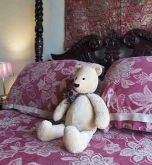 Farmhousemasterbedteddy